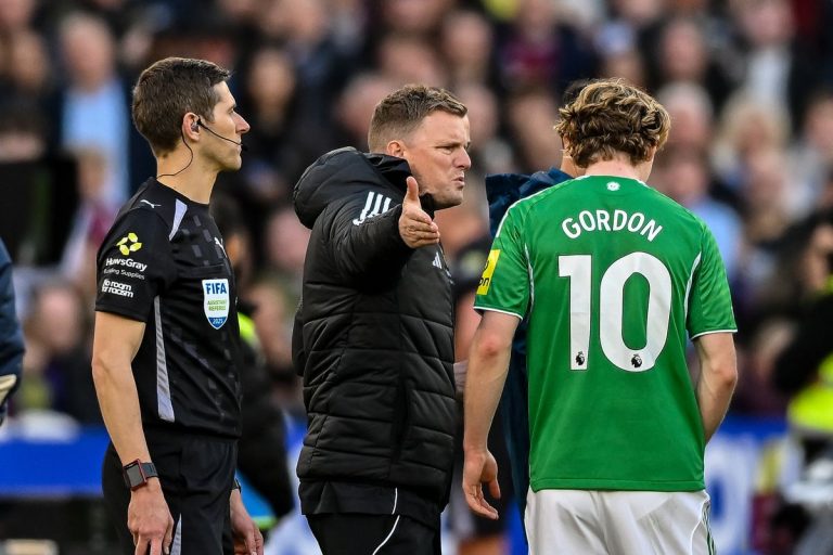 0_GettyImages-2244190371