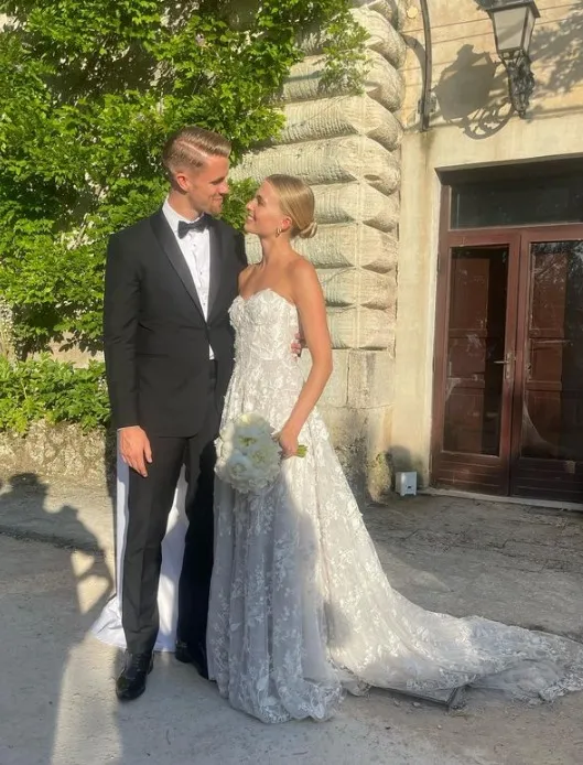 803054d8-84e3-45c8-92ce-88fdf955eaad