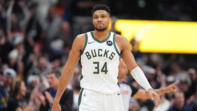 Milwaukee-Bucks-forward-Giannis-Antetokounmpo-640x360
