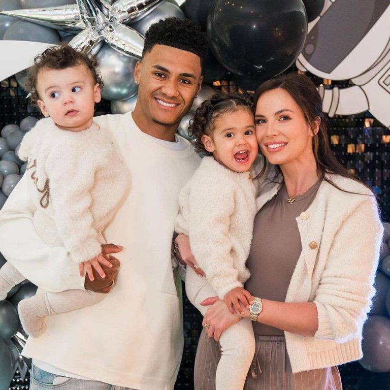 0e085feb0f87-ollie-watkins-kids-and-girlfriend
