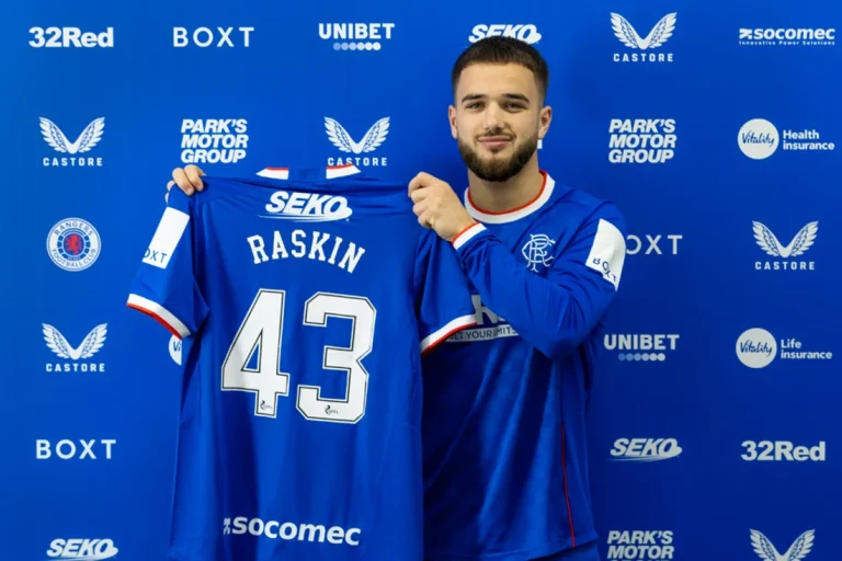 310123-Nicolas-Raskin-Signs-02