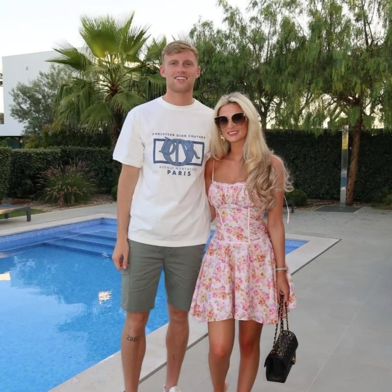 0_Jarrad-Branthwaite-with-his-fiancee-Isla-Armstrong