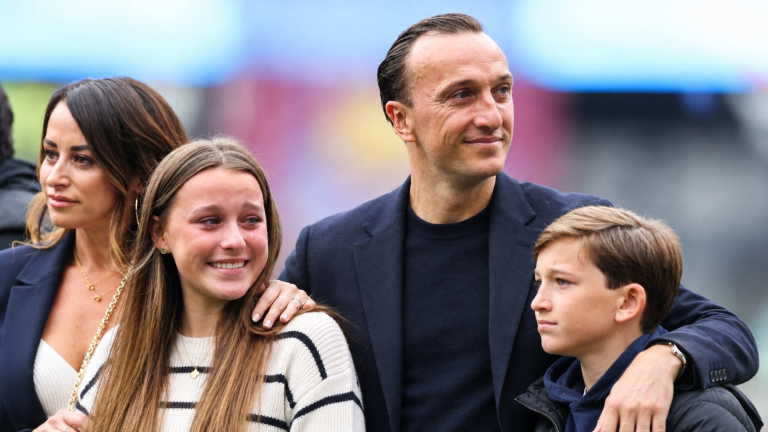SENSATIONAL UPDATE: West ham United FC Legendary Mark James Noble  has been Confirmed that his first son Lenny is not his biological child, Mark James Noble  further announced on social media that his long-term partner (wife) Carly Noble was sleeping with the H….. read more